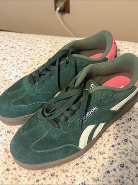Reebok Sneakers